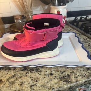 Wonder Nation Pink and Black Kids Rain & Snow Boots
